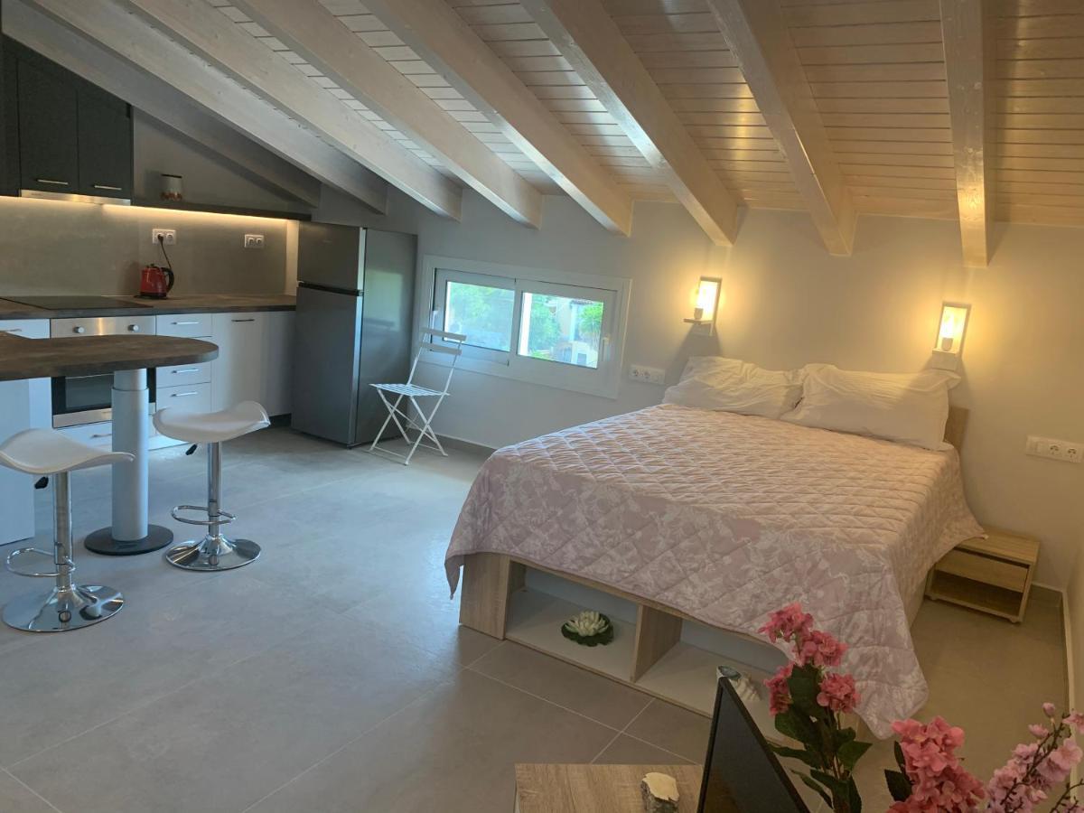 Terpsichore Boutique Bright New Sofita And Dassia (Corfu)